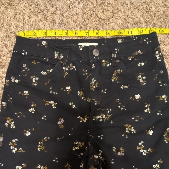 H&M women's black dainty floral high rise skinny jeans - Picture 6 of 10